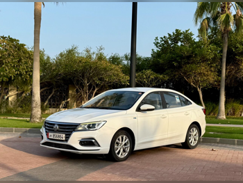 ام جي  5  2021  اوتوماتيك  46,000 كم  4 سلندر  سحب امامي  سيدان  أبيض