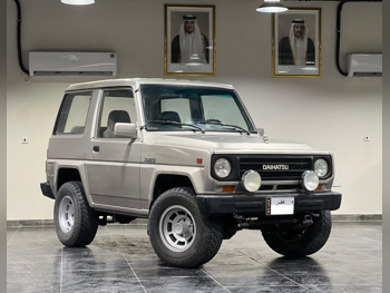 دايهاتسو  روكي  1986  عادي  268,000 كم  4 سلندر  دفع رباعي  اس يو في  ذهبي