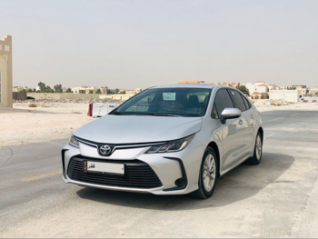 تويوتا  كورولا  اكس ال اي  2023  اوتوماتيك  41,000 كم  4 سلندر  سحب امامي  سيدان  فضي  تحت الضمان