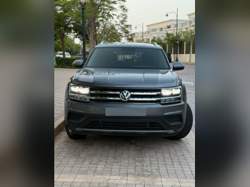 فوكس واغن  تيراماونت  2018  اوتوماتيك  79,000 كم  4 سلندر  دفع رباعي  اس يو في  رمادي