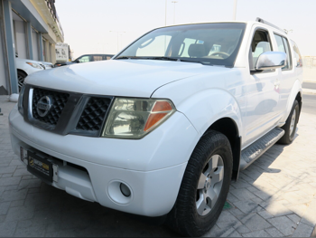 Nissan  Pathfinder  SE  2007  Automatic  332,000 Km  6 Cylinder  Four Wheel Drive (4WD)  SUV  White