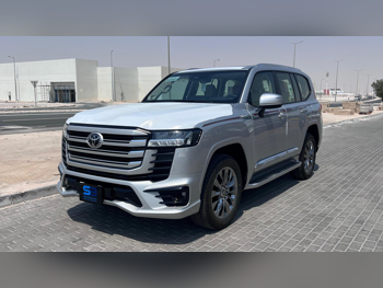 تويوتا  لاند كروزر  جي اكس ار  2025  اوتوماتيك  0 كم  6 سلندر  دفع رباعي  اس يو في  فضي  تحت الضمان