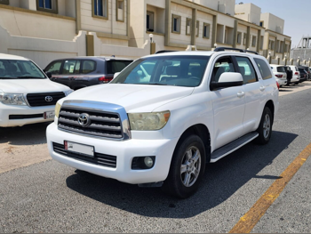 Toyota  Sequoia  2010  Automatic  330,000 Km  8 Cylinder  Four Wheel Drive (4WD)  SUV  White