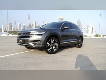 فوكس واغن  طوارق  سبورت  2023  اوتوماتيك  7,000 كم  6 سلندر  دفع كلي مستمر  اس يو في  رمادي  تحت الضمان
