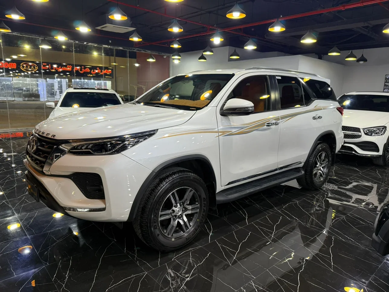 Toyota  Fortuner  SR5  2024  Automatic  69,000 Km  6 Cylinder  Four Wheel Drive (4WD)  SUV  White