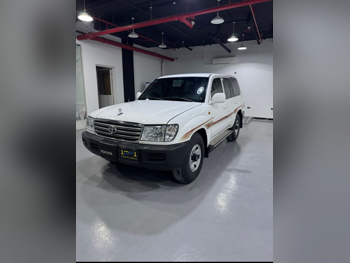 تويوتا  لاند كروزر  جي اكس  2004  عادي  200,000 كم  6 سلندر  دفع رباعي  اس يو في  أبيض