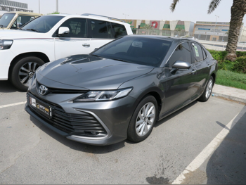 Toyota  Camry  GLE  2024  Automatic  31,000 Km  4 Cylinder  Front Wheel Drive (FWD)  Sedan  Gray  With Warranty