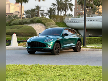 أستون مارتن  دي بي  اكس  2022  اوتوماتيك  9,000 كم  8 سلندر  دفع كلي مستمر  اس يو في  أخضر  تحت الضمان