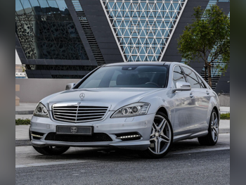 مرسيدس - بنز  اس - كلاس  350  2013  اوتوماتيك  136,000 كم  6 سلندر  دفع خلفي  سيدان  فضي