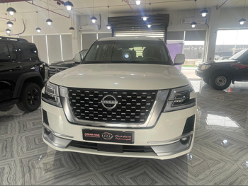 Nissan  Patrol  SE  2012  Automatic  340,000 Km  8 Cylinder  Four Wheel Drive (4WD)  SUV  White