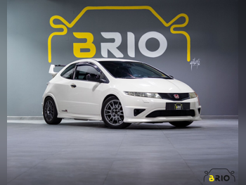 هوندا  سيفيك  ار تايب  2010  عادي  79,000 كم  4 سلندر  دفع خلفي  سيدان  أبيض