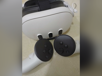 ميتا  كويست 3  - مستقل \ كمبيوتر  لاسلكي  تشمل القبضات  حساس تتبع خارجي