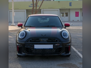 ميني  كوبر  جي سي دبليو  2025  اوتوماتيك  4,500 كم  4 سلندر  سحب امامي  هاتشباك  أسود  تحت الضمان