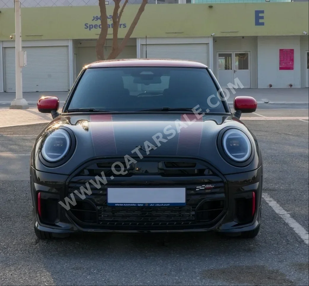 ميني  كوبر  جي سي دبليو  2025  اوتوماتيك  4,500 كم  4 سلندر  سحب امامي  هاتشباك  أسود  تحت الضمان