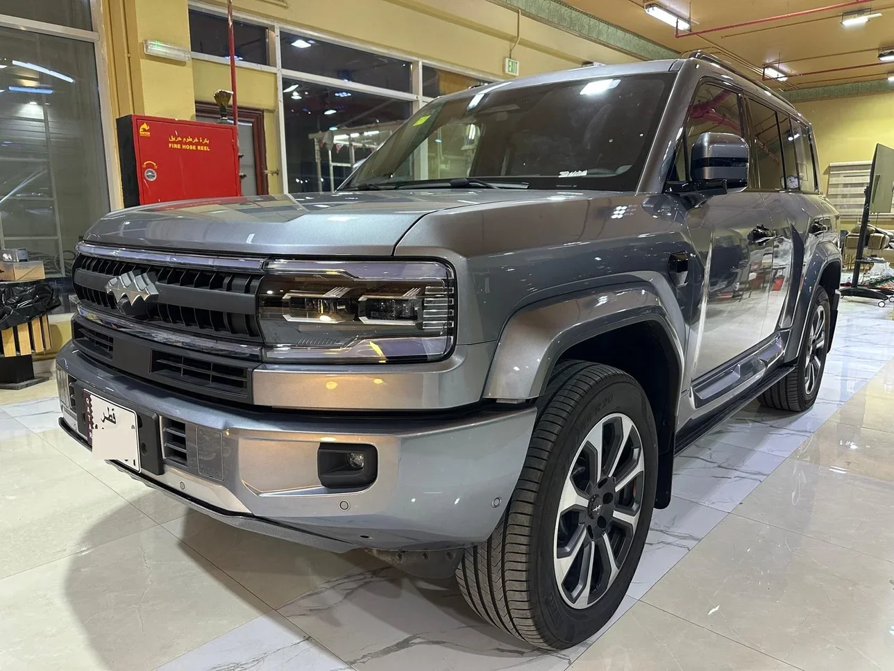 بي واي دي  ليوبيرد 5  الترا 5  2025  اوتوماتيك  0 كم  4 سلندر  دفع رباعي  اس يو في  رمادي