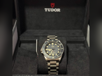 ساعات - تودور  - ساعات الكوارتز  - متعدد الألوان  - ساعات رجالي