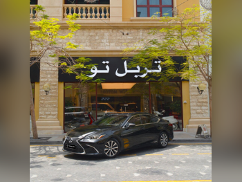 Lexus  ES  300h  2020  Automatic  57,980 Km  4 Cylinder  Front Wheel Drive (FWD)  Sedan  Black