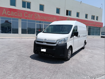 Toyota  Hiace  2021  Manual  190,000 Km  4 Cylinder  Rear Wheel Drive (RWD)  Van / Bus  White