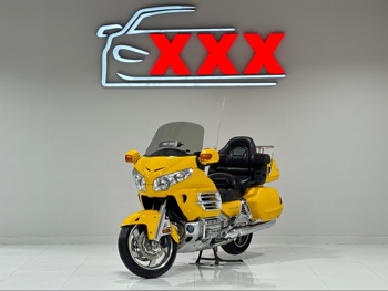 HONDA  Gold Wing -  2010 - Color Yellow