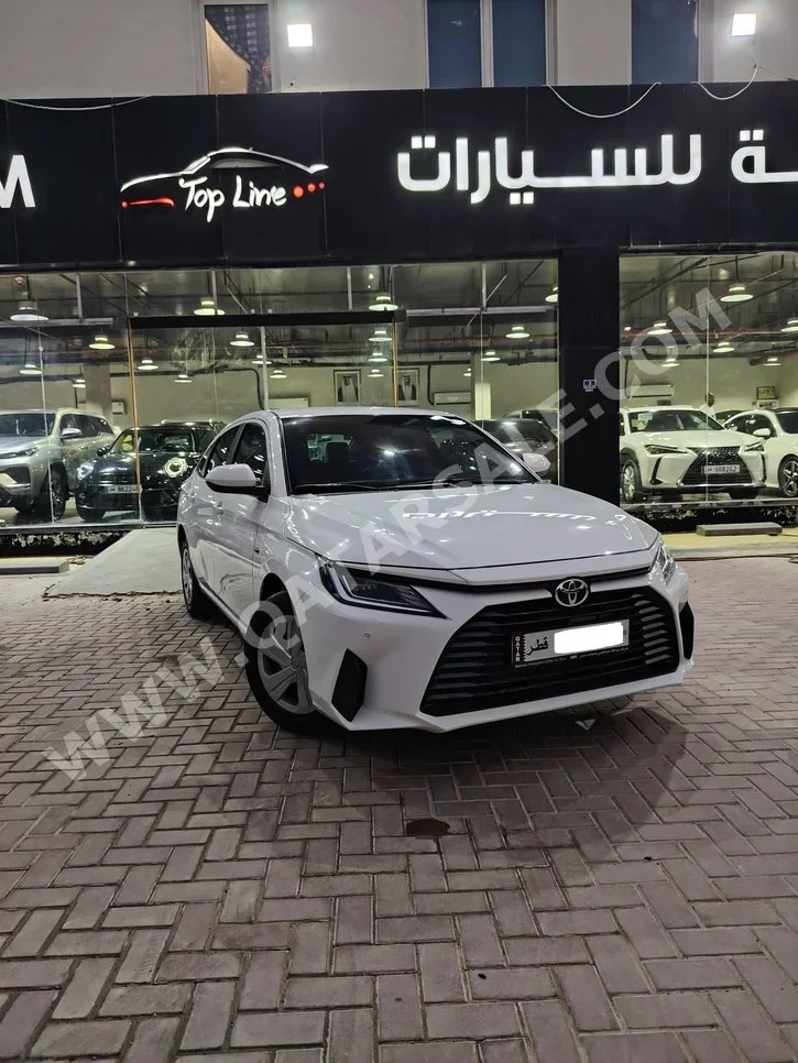 تويوتا  ياريس  2023  اوتوماتيك  24,000 كم  4 سلندر  سحب امامي  سيدان  أبيض  تحت الضمان