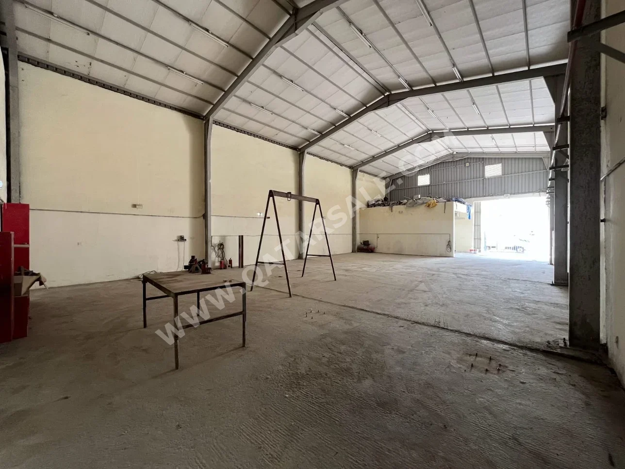 مخازن و مستودعات - الريان  - المنطقة الصناعية  -المساحة: 600 متر مربع