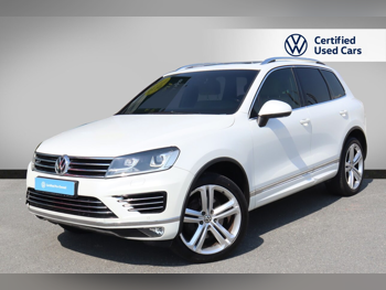 Volkswagen  Touareg  R line  2015  Automatic  140,000 Km  8 Cylinder  All Wheel Drive (AWD)  SUV  White