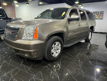 جي ام سي  يوكون  اكس إل  2013  اوتوماتيك  116,000 كم  8 سلندر  دفع خلفي  اس يو في  رمادي