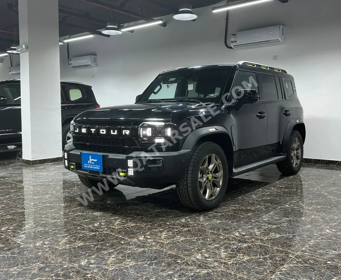 Jetour  T2  Luxury Plus  2025  Automatic  0 Km  4 Cylinder  Four Wheel Drive (4WD)  SUV  Black  With Warranty