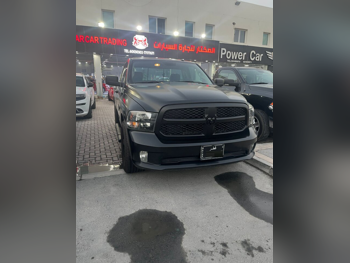 دودج  رام  1500  2022  اوتوماتيك  85,000 كم  8 سلندر  دفع رباعي  بيكب  أسود