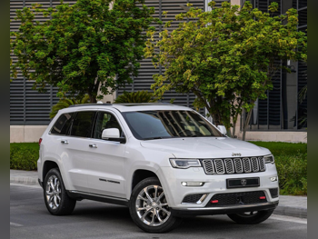 Jeep  Grand Cherokee  Summit  2019  Automatic  35,000 Km  8 Cylinder  All Wheel Drive (AWD)  SUV  White  With Warranty