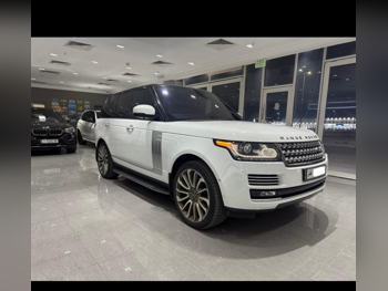 Land Rover  Range Rover  Vogue SE  2015  Automatic  198,000 Km  8 Cylinder  Four Wheel Drive (4WD)  SUV  White