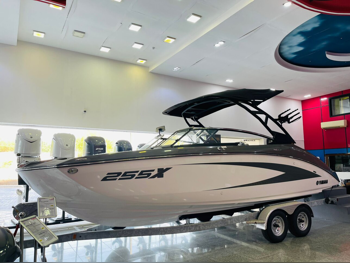 Speed Boat Yamaha  255 XE  With Trailer