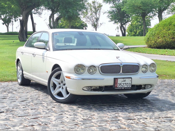 جاكوار  اكس ج  ال  2007  اوتوماتيك  100,000 كم  6 سلندر  دفع خلفي  سيدان  أبيض