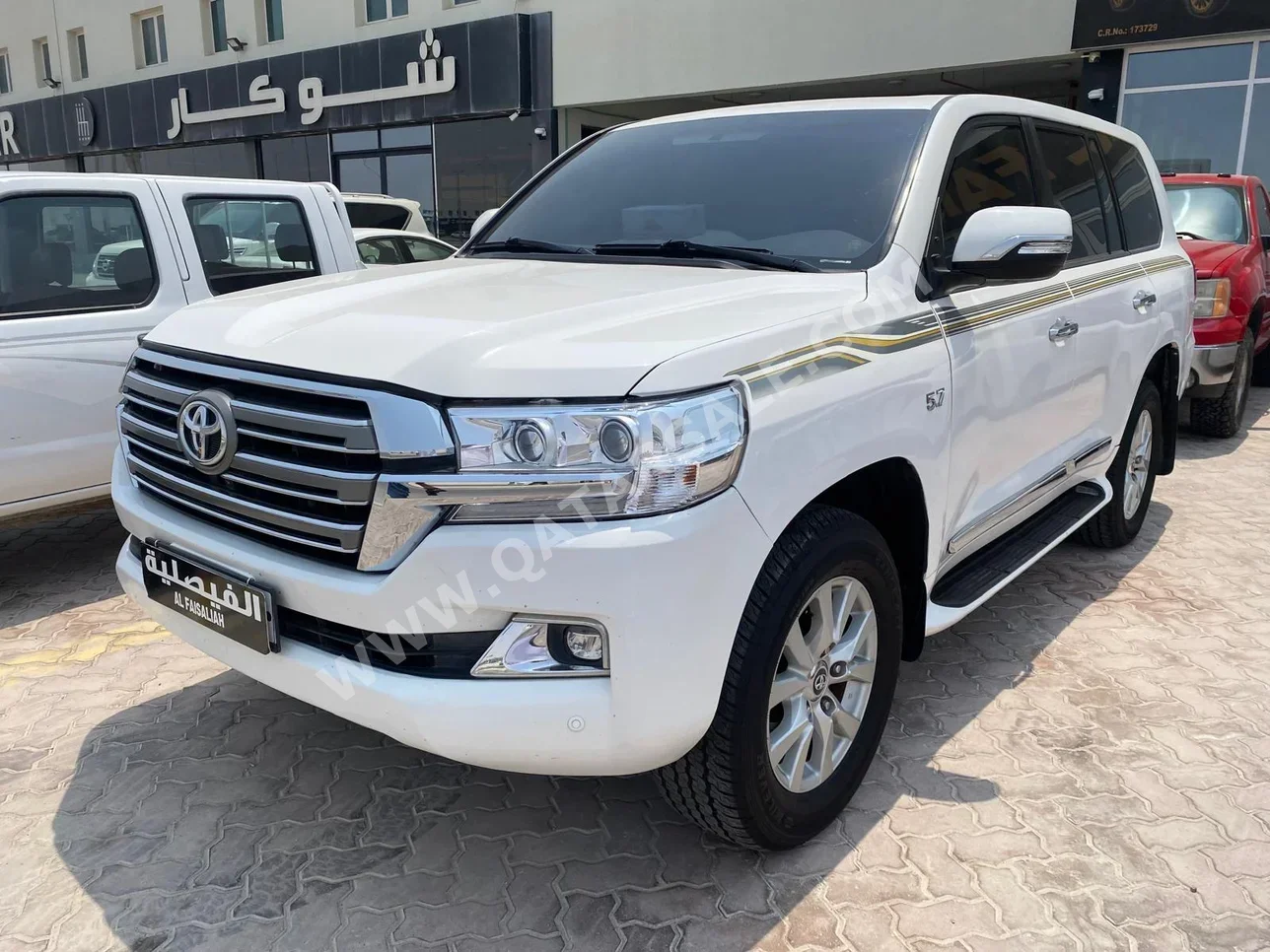 Toyota  Land Cruiser  VXR  2016  Automatic  333,000 Km  8 Cylinder  Four Wheel Drive (4WD)  SUV  White