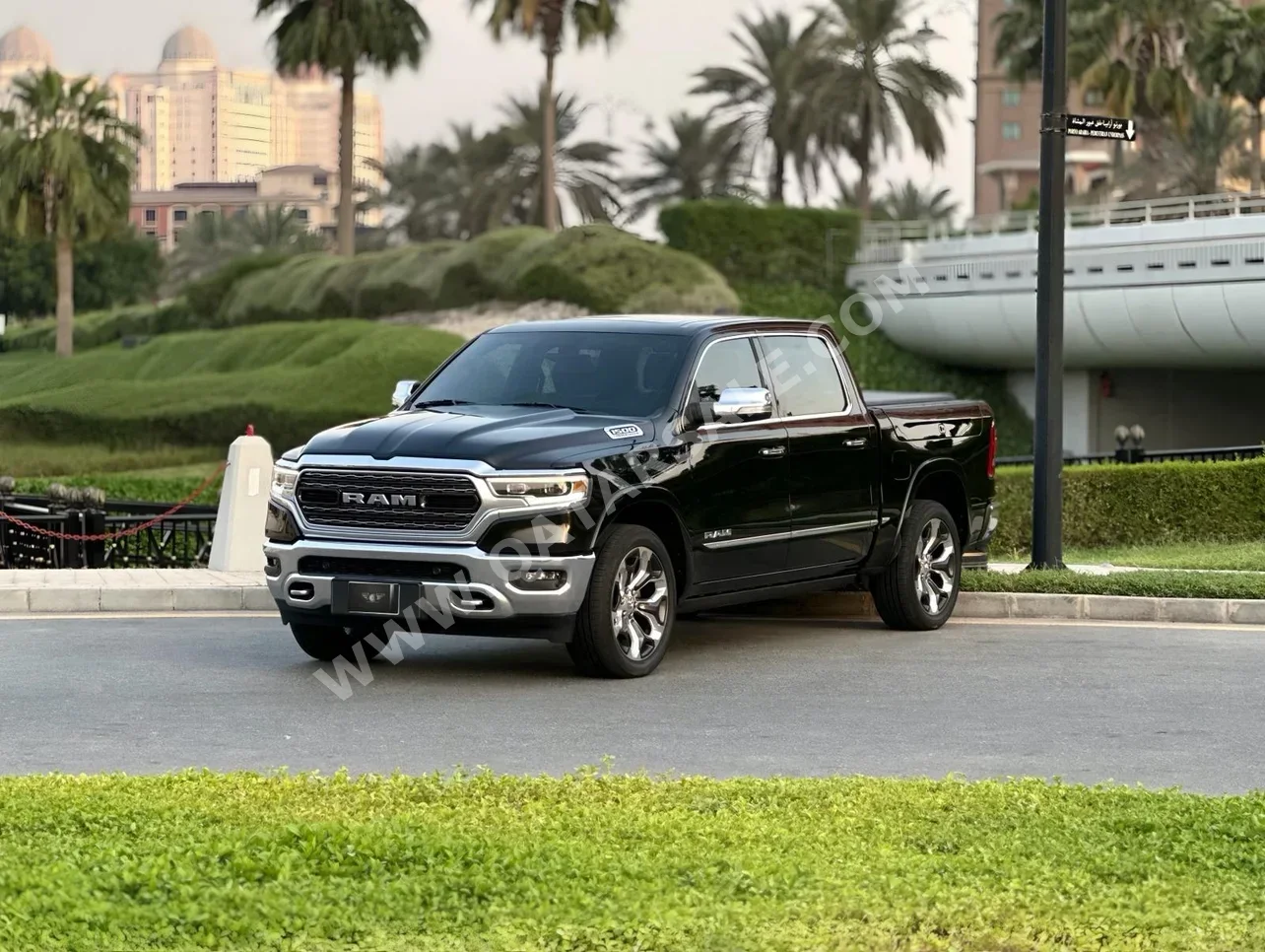 دودج  رام  لميتد  2022  اوتوماتيك  55,000 كم  8 سلندر  دفع رباعي  بيكب  أسود