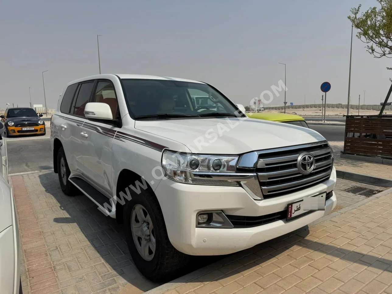 Toyota  Land Cruiser  GXR  2020  Automatic  214,000 Km  6 Cylinder  Four Wheel Drive (4WD)  SUV  White