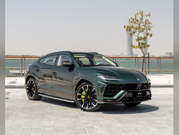 لمبرجيني  اوروس  2021  اوتوماتيك  17,000 كم  8 سلندر  دفع رباعي  اس يو في  أخضر  تحت الضمان