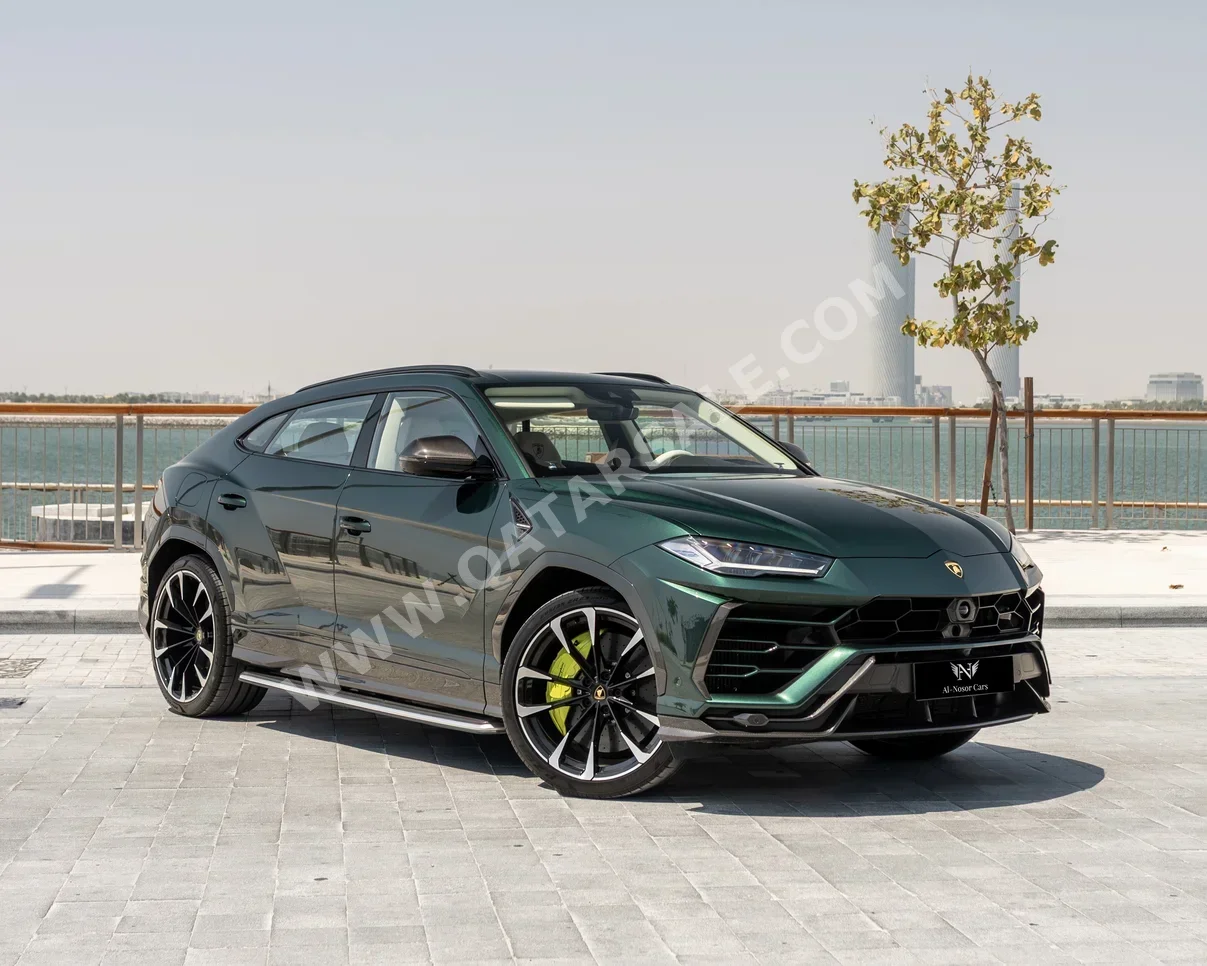 Lamborghini  Urus  2021  Automatic  17,000 Km  8 Cylinder  Four Wheel Drive (4WD)  SUV  Green  With Warranty