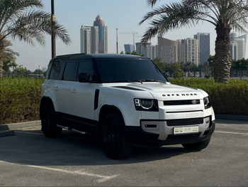 لاند روفر  ديفيندر  إس يو في 4 في 4  أبيض  2024