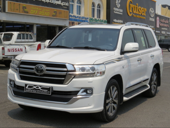 تويوتا  لاند كروزر  في اكس أس  2019  اوتوماتيك  160,000 كم  8 سلندر  دفع رباعي  اس يو في  أبيض