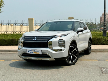 ميتسوبيشي  أوت لاندر  اتش ال +  2024  اوتوماتيك  17,000 كم  4 سلندر  دفع رباعي  اس يو في  أبيض