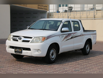 تويوتا  هاي لوكس  2008  عادي  293,000 كم  4 سلندر  دفع رباعي  بيكب  أبيض