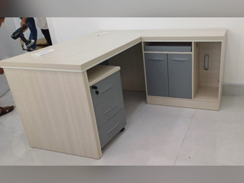 المكاتب ومكاتب الحاسوب - مكتب مدير  - ميرير للمفروشات  - أبيض