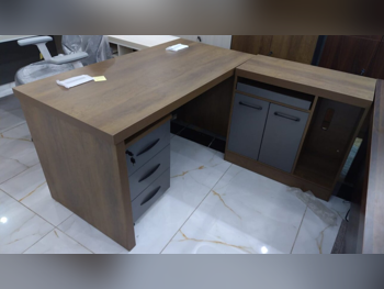 المكاتب ومكاتب الحاسوب - مكتب مدير  - ميرير للمفروشات  - بنى