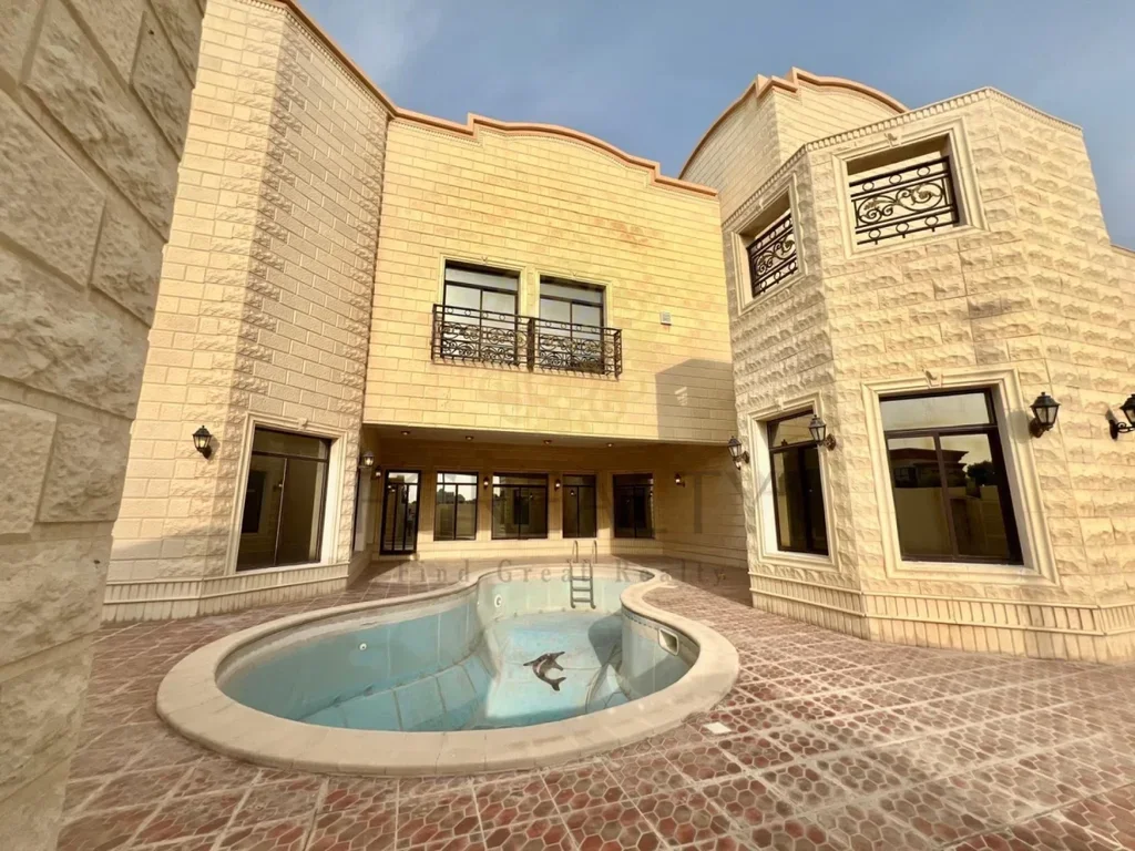 Family Residential  - Semi Furnished  - Doha  - Legtaifiya  - 5 Bedrooms