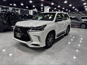 لكزس  ال اكس  570 اس  2016  اوتوماتيك  272,000 كم  8 سلندر  دفع رباعي  اس يو في  أبيض