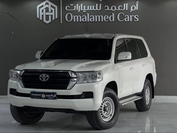 تويوتا  لاند كروزر  جي اكس  2017  اوتوماتيك  310,000 كم  6 سلندر  دفع رباعي  اس يو في  أبيض
