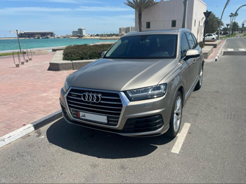 اودي  كيو 7  2018  اوتوماتيك  182,000 كم  6 سلندر  دفع رباعي  اس يو في  ذهبي