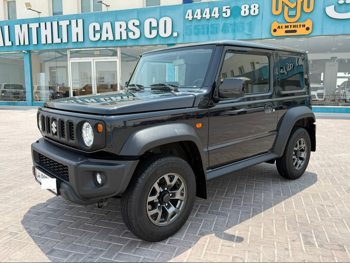 سوزوكي  جمني  2025  اوتوماتيك  2,000 كم  4 سلندر  دفع رباعي  اس يو في  أسود  تحت الضمان