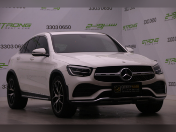 Mercedes-Benz  GLC  300  2022  Automatic  35,000 Km  4 Cylinder  Four Wheel Drive (4WD)  SUV  White  With Warranty